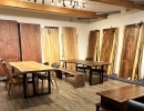 [現在のショールームの様子]の紹介。一枚板テーブル、無垢のテーブル、ダイニングテーブルの札幌市清田区の家具の店、Ties interior。