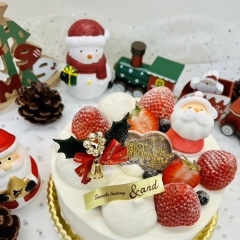 苺デコレーションケーキ(クリスマスケーキ)【神辺町　スイーツファクトリーアンド】