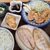 焼き魚or煮魚＋鶏の唐揚げ＋玉子焼き他小鉢2品 コーヒー付き　1250円