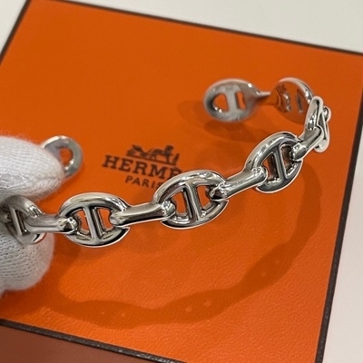 HERMES エルメス シェーヌダンクル バングル「HERMES エルメス シェーヌダンクル バングル SV925 LGをお買取りしました!【銀座パリス北千住学園通り店】」