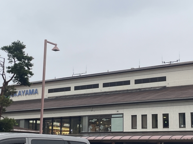 岡山空港「TUZUMI問屋町レンタル着物　七五三まだまだ続きます　成人式あと1名さまお受けできます。　火曜日は定休日」