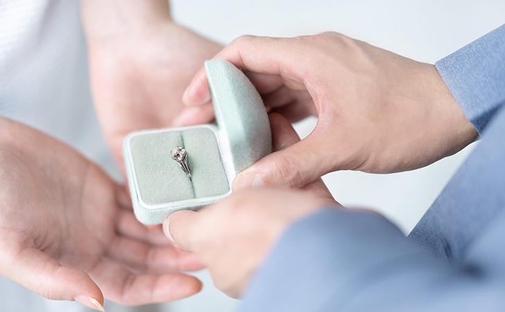 「婚約指輪・結婚指輪は売れる？買取相場や高く売るためのコツをご紹介」