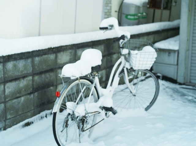 「冬の自転車保管方法について！タイヤの空気は定期的に入れよう！」