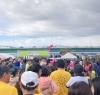小さくたむけんさんと寛平さん見えます「勘平マラソン無事完走!!」