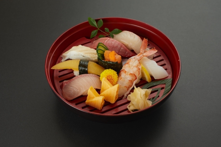 お寿司一番人気！上にぎり「ご自宅にお料理をお届け致します！」