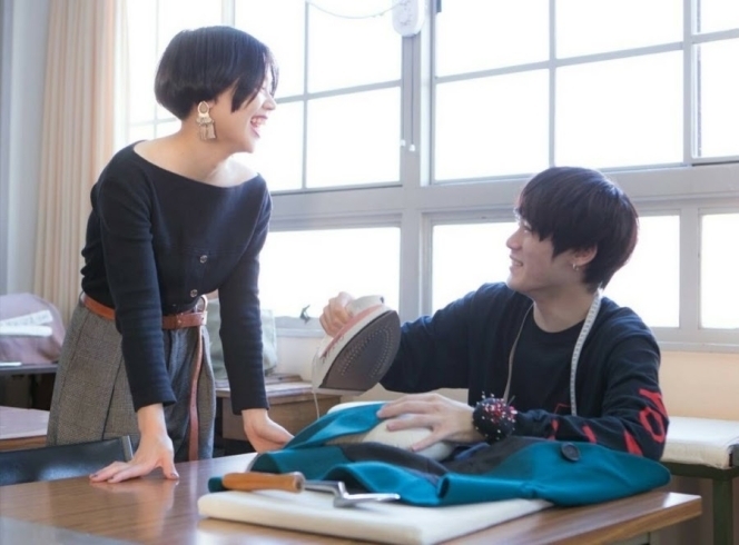神戸のファッションデザイン専門学校情報　神戸駅「少人数制なので先生からほぼマンツーマンで教えてもらえます　仕事や資格取得につなげる習い事♪プロの先生が丁寧にデザイン・パターン・ソーイングを教えてもらえます♪・仕事や資格取得につなげる♪関西・近畿・大阪・神戸で学ぶなら神戸文化服装学院」