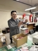 抽選中の関川さん「『しばたスタンぷらり～商店街Vol.8』の抽選終了しました！」