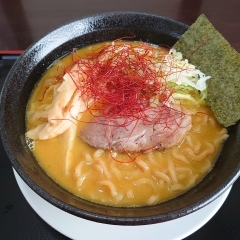 限定ラーメン『豚骨カレーら～めん』始めました！