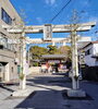 熊野神社の鳥居（左端を左足からくぐりました）「🎈 五方山熊野神社へ初詣 🎈　★英会話と体操のコラボ教室（堀切、お花茶屋、綾瀬、亀有、小菅）」