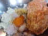 自家製つくね仕込み中！「コネコネ」