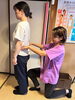 骨格の歪みチェック中〜！あなたはどうかな？「肌のたるみやくすみが気になる方…古民家サロンLie'toで体の土台から整えていきましょう！」