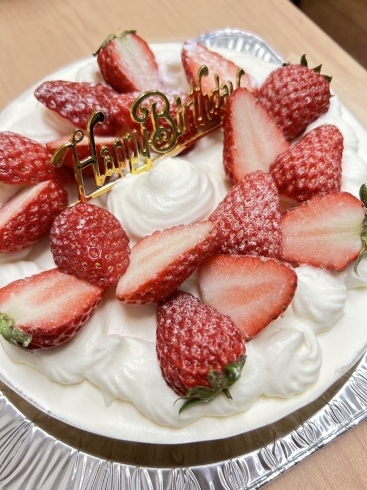 KONA工房さんのオーダーケーキ「スタッフ誕生日KONA工房さんのオーダーケーキを」