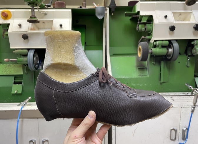 「仕事中の事故(労災)によって足のトラブルを抱えているお客様に靴型装具を作製中👀」