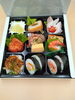 「折詰め　お弁当　♪」