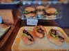 からあげサンドとオニオンチーズバーガー！「パンたくさんあります！」