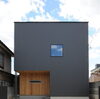 「それぞれの生活スタイルに合わせた2世帯住宅🏠【《天然板》×《ガルバリウム鋼板》を使った完全オーダーメイドの家づくり　注文住宅なら『清水住建』】」
