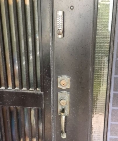 鍵施工ドア外側「カギの要らないキーレス錠の取り付け事例🔓」
