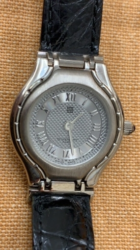 ジバンシー　クオーツ腕時計　高価買取「ジバンシー　クオーツ腕時計　高価買取させて頂きました。　　　　貴金属、ブランド品、洋酒、切手、外貨、株主優待券の「買取」は大黒屋　金町北口店へ」