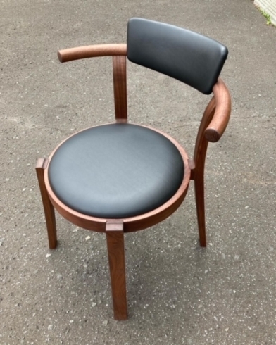 SOMAダイニングチェア「背がやさしい丸座のSOMAチェア　椅子・いす・チェアをお探しなら札幌にある家具専門店『彩工房畑山』へ」