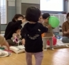 好奇心旺盛!元気に動き回る1歳くん達❣️「南区&下京区のベビーリトミック♪興味がたくさん!じっとできないと歩き回る元気いっぱい1歳くん達❣️【ピアノ・リトミック・英語リトミック・ベビーリトミック】」