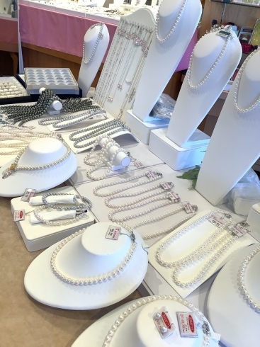 冠婚葬祭の必需品　パールのネックレス「真珠まつり開催中です」