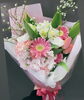「季節の花を詰めた可愛い花束🌸【越前市/花屋/生花/花束/フラワーアレンジメント/ふるーれ・T】」