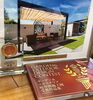 「パネルと盾を 届けに来てくれましたー♪」