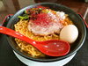 大盛り、煮卵トッピング！「限定ラーメン『豚骨カレーら～めん』始めました！」