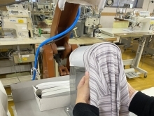 襟プレス機【村上市にある縫製工場です。正社員を募集しています。求人情報あり】