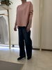 サクラ色ニットは顔色をキレイに見せてくれますよ「サクラ色のニットとデニムで春をスタートさせましょう」