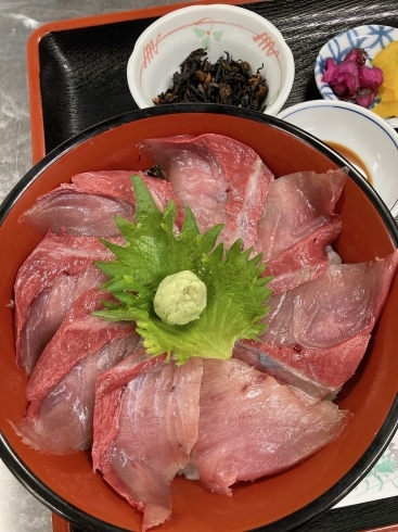 「天然ぶり丼　いかがでしょうか(^^)  【村上市で美味しい海鮮丼を食べられるお店】」