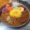 ハニージンジャーチキンカレー2種盛り「ハニージンジャーチキンカレー【千葉駅北口から3分 ランチでスパイスカレーが楽しめるカフェ】」