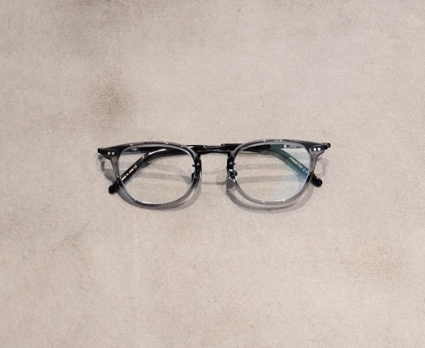 「【UKMK eyewear（ユーケーエムケーアイウェア）『Tidy』】市川駅から徒歩３分　視能訓練士のメガネ屋 オオクシメガネ」
