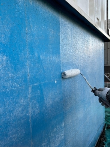 外壁塗装　基礎塗装　下塗り「作新建装　今週の施工」