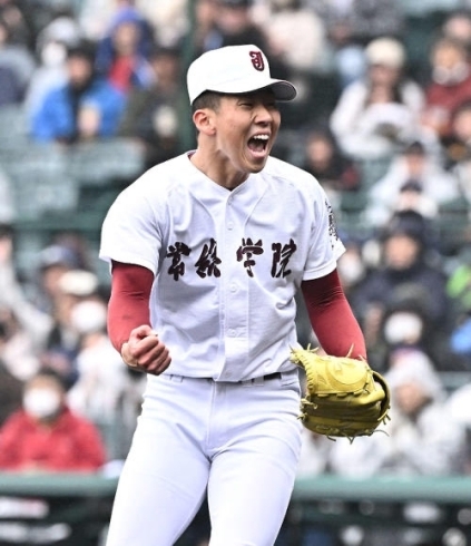 試合終了シーン「甲子園で完封勝利！」