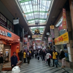 阪神尼崎中央商店街でマジック点灯式