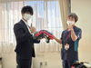 こぶたCLUB谷口さんから寄贈を受けました。「『認知症マフ』で繋がる★地域の輪★」