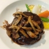 「おはようございます☀ 当店人気の【エゾシカハンバーグ】 一番人気は定番のキノコソース🍄」