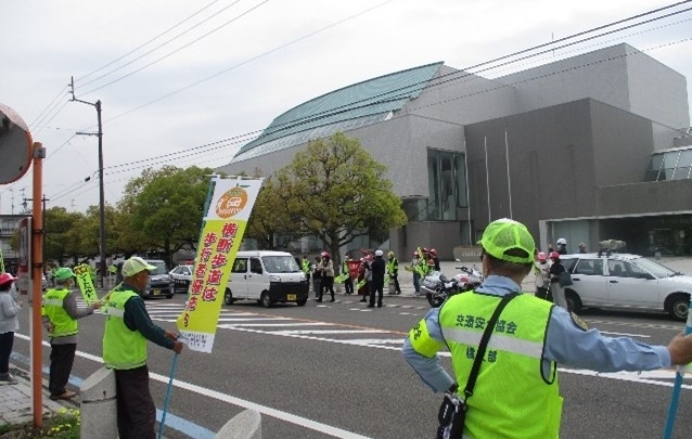 「春の全国交通安全運動啓発式と交通茶屋が開催されました！」