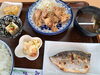焼き魚＋若鶏の唐揚げ、小鉢3品付き1250円「焼き魚ランチ。若鶏の唐揚げ、小鉢3品付き1250円」