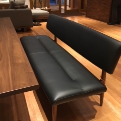 ベンチで食事とくつろぎのソファベンチ　椅子・いす・チェアをお探しなら札幌家具専門店『彩工房畑山』へ