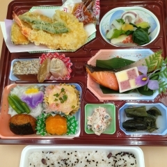 法要用折詰め　お弁当　つまみ折　オードブル　♪