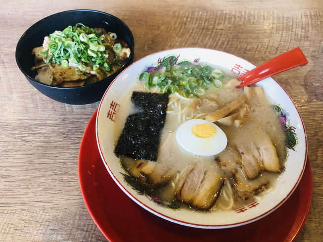 Cセット(ラーメン+豚塩丼)「『豚骨ラーメン』と『豚塩丼』でスタミナ満点」