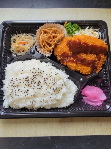 「本日の日替わり🍱今日は味噌カツ弁当500円！」