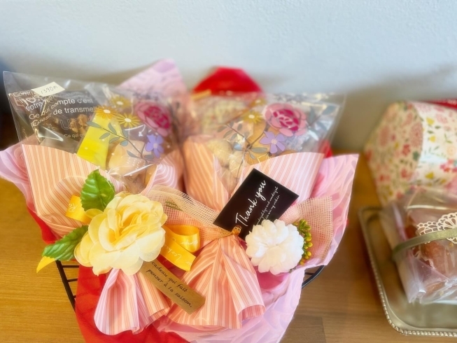 焼き菓子花束ブーケギフト「2周年イベント&母の日」