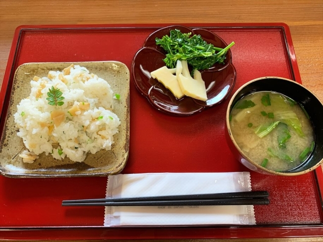 タケノコ寿司プレート「採れたて！季節の限定メニュー【うぐいす亭】」
