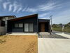 差し掛け屋根とネイビーのスタイリッシュな外観「【現場レポート】行方市｜見学会終了と6月イベント情報」