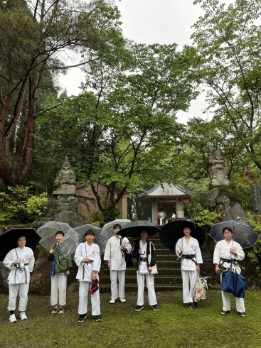 「昇段事前審査を受けてきました。雨の日の総本山も綺麗でした。」