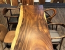 [サイズの大きいの一枚板]の紹介。一枚板テーブル、無垢のテーブル、ダイニングテーブルの札幌市清田区の家具の店、Ties interior。
