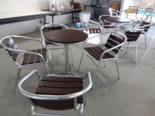 プール　休憩スペース　テーブル　椅子/群馬県藤岡市　群馬事務器